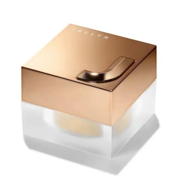 Jaclyn Cosmetics Luminous translucent setting Powder Dew Me 10g / 0.35 Oz. - Picture 2 of 2